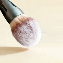 Load image into Gallery viewer, Blend and Snap 4-in-1 Magnetic Brushes for On-the-Go Glam