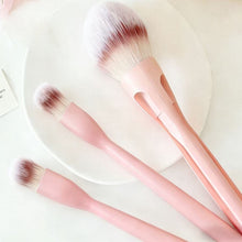 Load image into Gallery viewer, Blend and Snap 4-in-1 Magnetic Brushes for On-the-Go Glam